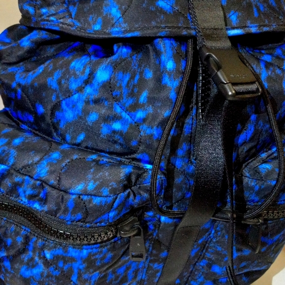 MICHAEL KORS SAPHIRE BLUE DOUBLE POCKETED MENS BACKPACK - Picture 2 of 5